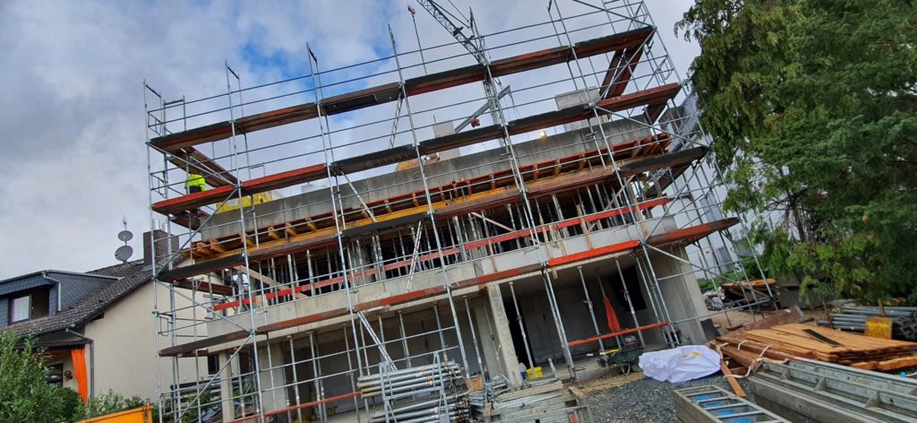 Schutzgerüst im Neubaubereich